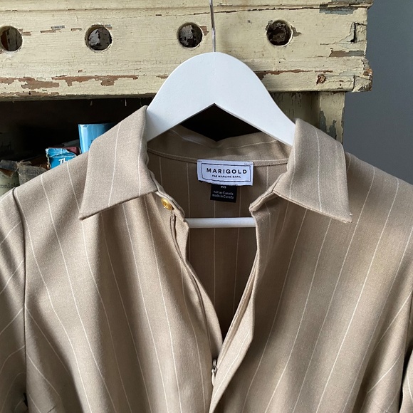 Beige pinstripe designer dress brand new size small - Picture 15 of 16